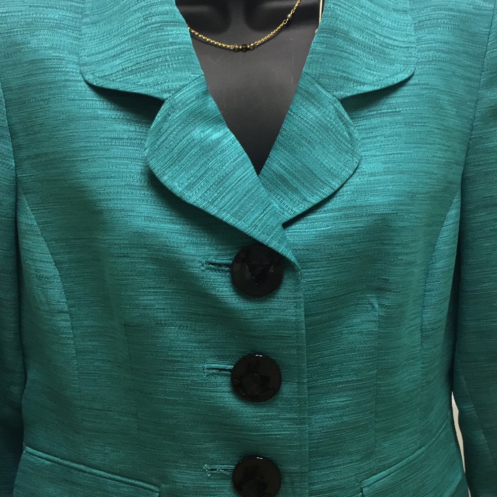 Kasper 3 Button, Collared Blazer, Size 8 - image 2